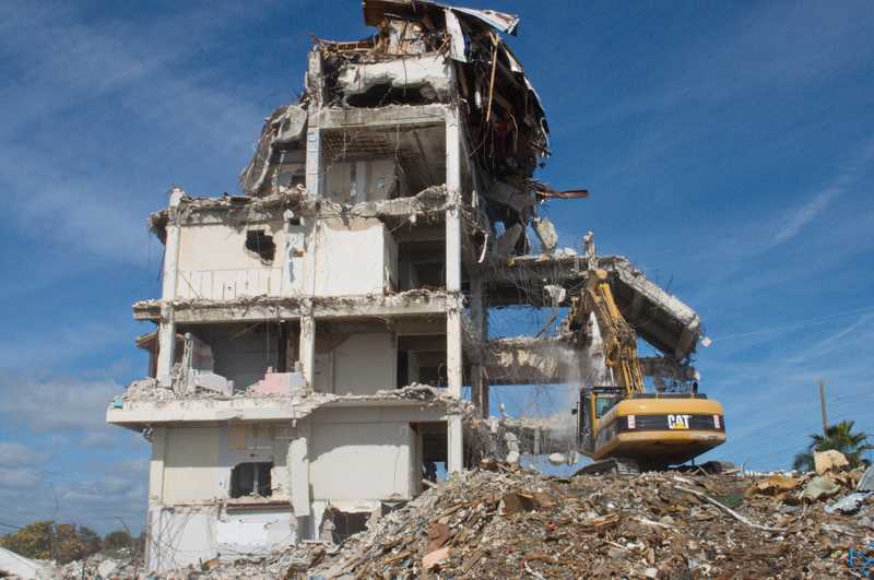 decennale demolition